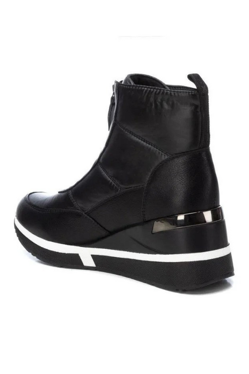 An image of the Xti Ankle Boots in Textile Black.