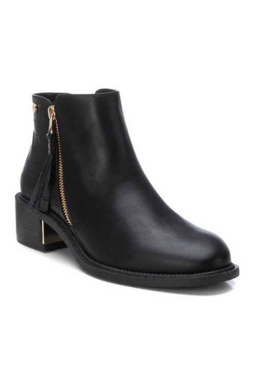 An image of the Xti Heeled Ankle Boots in Black.