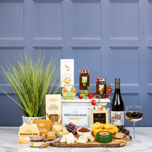 An image of the Brodie Countryfare The Cheese Connoisseur Hamper.