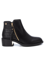 An image of the Xti Heeled Ankle Boots in Black.