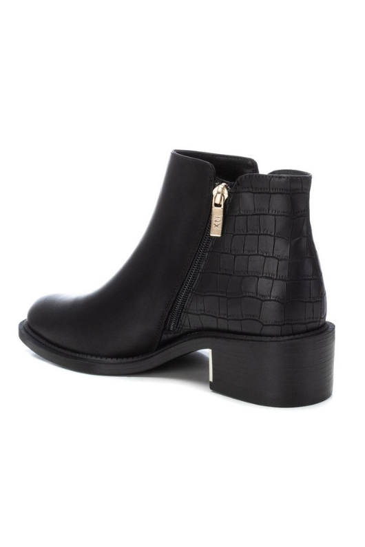 An image of the Xti Heeled Ankle Boots in Black.