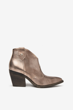 An image of the Nero Giardini Heeled Ankle Boots in Tortora.