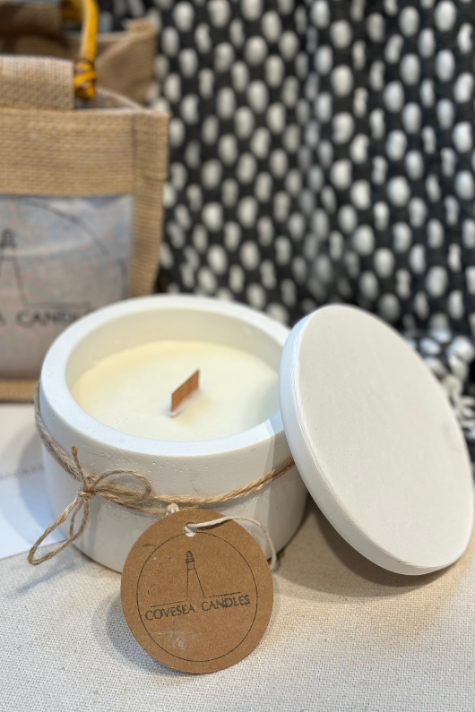 An image of the Covesea Candles Ramsay MacDonald Candle in the style White.