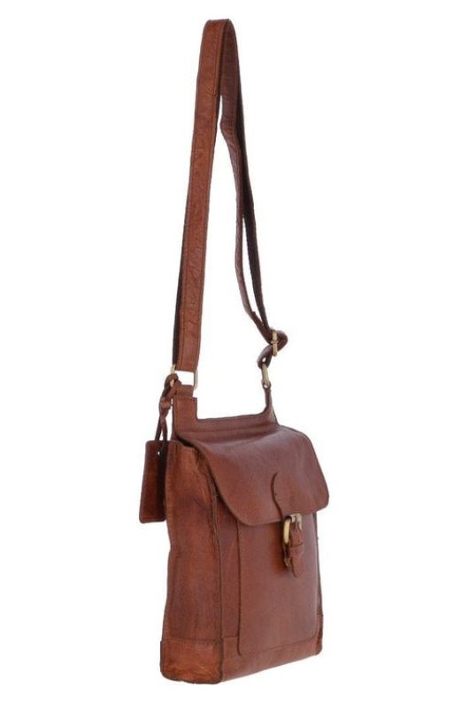 An image of the Ashwood Leather Leather Shoulder Bag in the colour Honey.