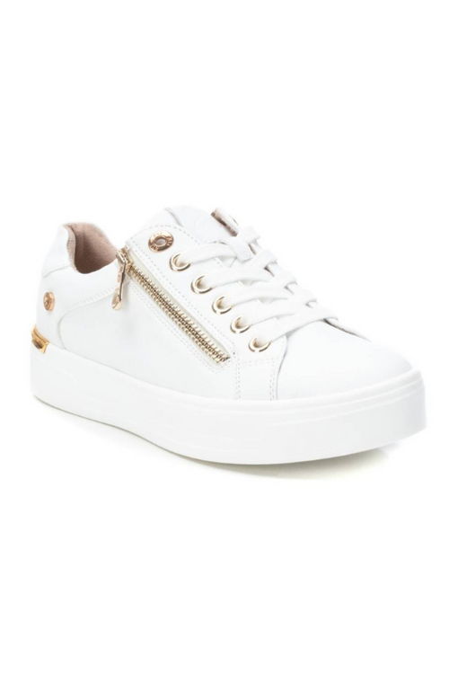 An image of the Xti Platform Trainers in White.