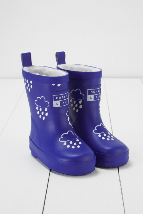 An image of the Grass & Air Colour Changing Kids Wellies in Inky Blue.