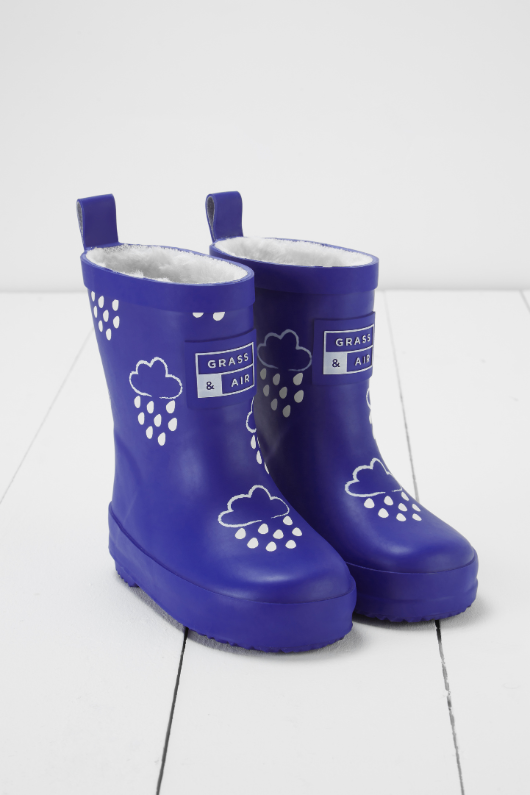 An image of the Grass & Air Colour Changing Kids Wellies in Inky Blue.