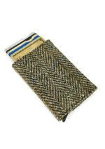 An image of the Maccessori Pop Up Card Holder
