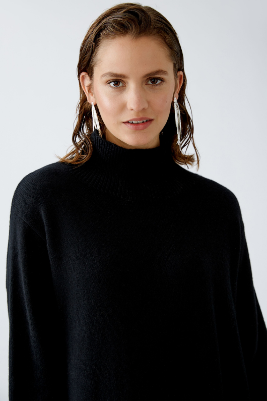 An image of the Oui Knitted Dress in Black.