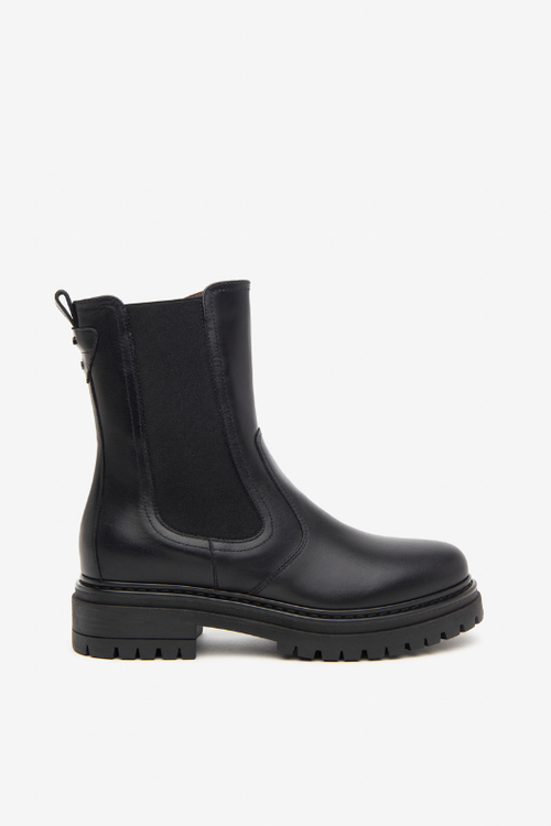 An image of the Nero Giardini Chelsea Boots in Nero.