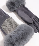 An image of the Pia Rossini Aria Gloves in Silver.