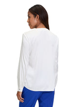 An image of the Betty Barclay Long Sleeve Blouse in Off White.