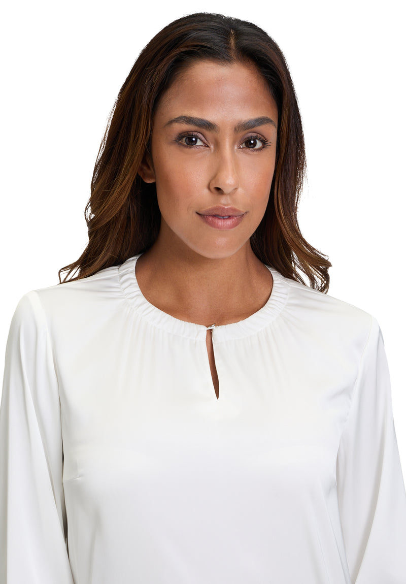 An image of the Betty Barclay Long Sleeve Blouse in Off White.