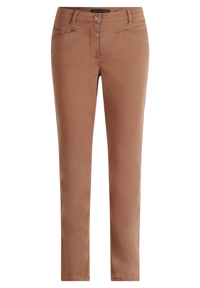 An image of the Betty Barclay Casual Trousers in Thrush.