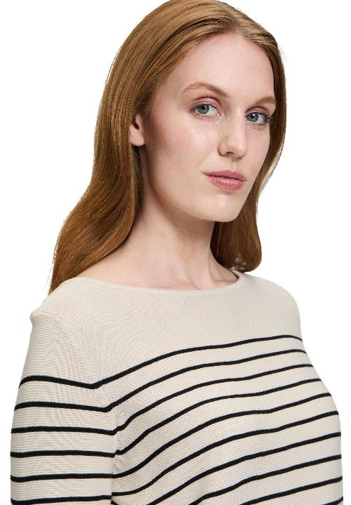 An image of the Betty Barclay Fine Knit Pullover in Patch Beige/Black.