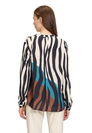 An image of the Betty Barclay Long Blouse in Dark Blue/Beige.