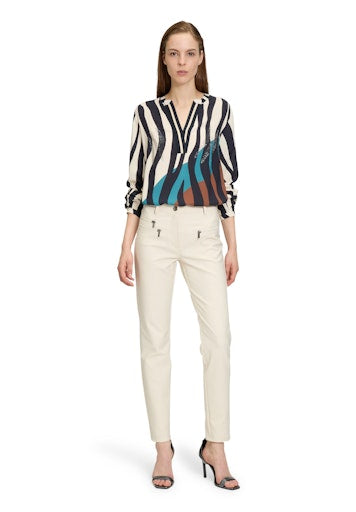 An image of the Betty Barclay Long Blouse in Dark Blue/Beige.