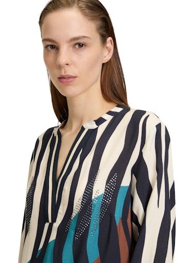 An image of the Betty Barclay Long Blouse in Dark Blue/Beige.