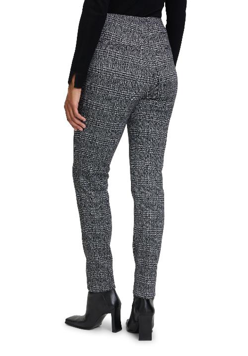 An image of the Betty Barclay Classic Trousers in Black/Cream.