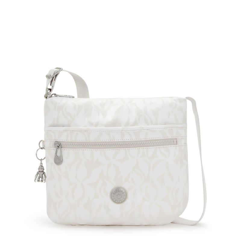 An image of the Kipling Arto Bag