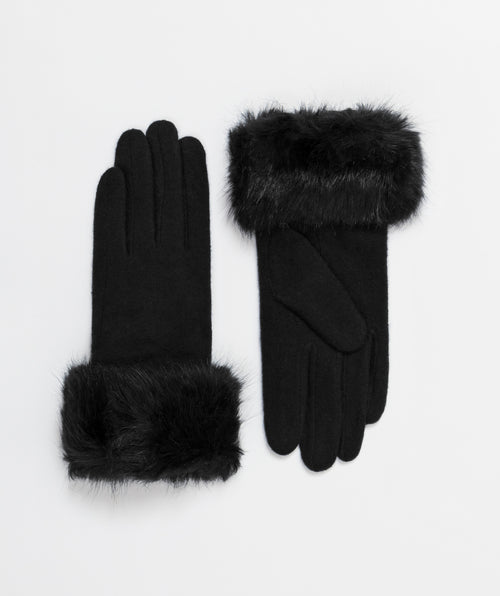 An image of the Pia Rossini Monroe Gloves in Black.