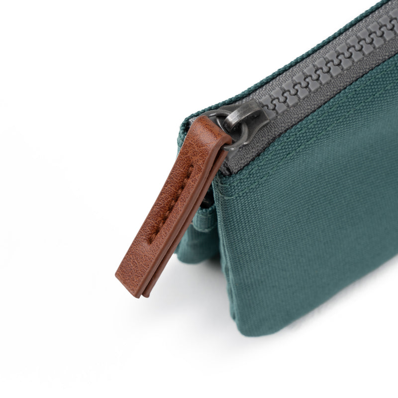 An image of the ROKA Carnaby Purse in Sage.