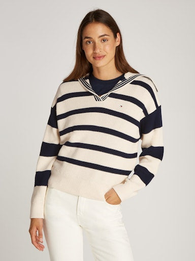 An image of the Tommy Hilfiger Pull Over Sweater in Ivory Petal/Dark Night Navy.