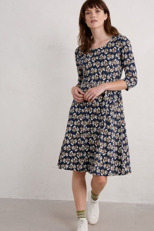 An image of the Seasalt Enor 3/4 Sleeve Dress in Printed Seaweed Maritime / Navy.