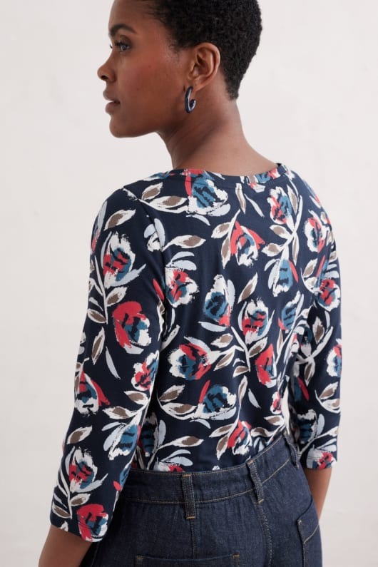 An image of the Seasalt Easel 3/4 Sleeve Top in Feather Flower Maritime.