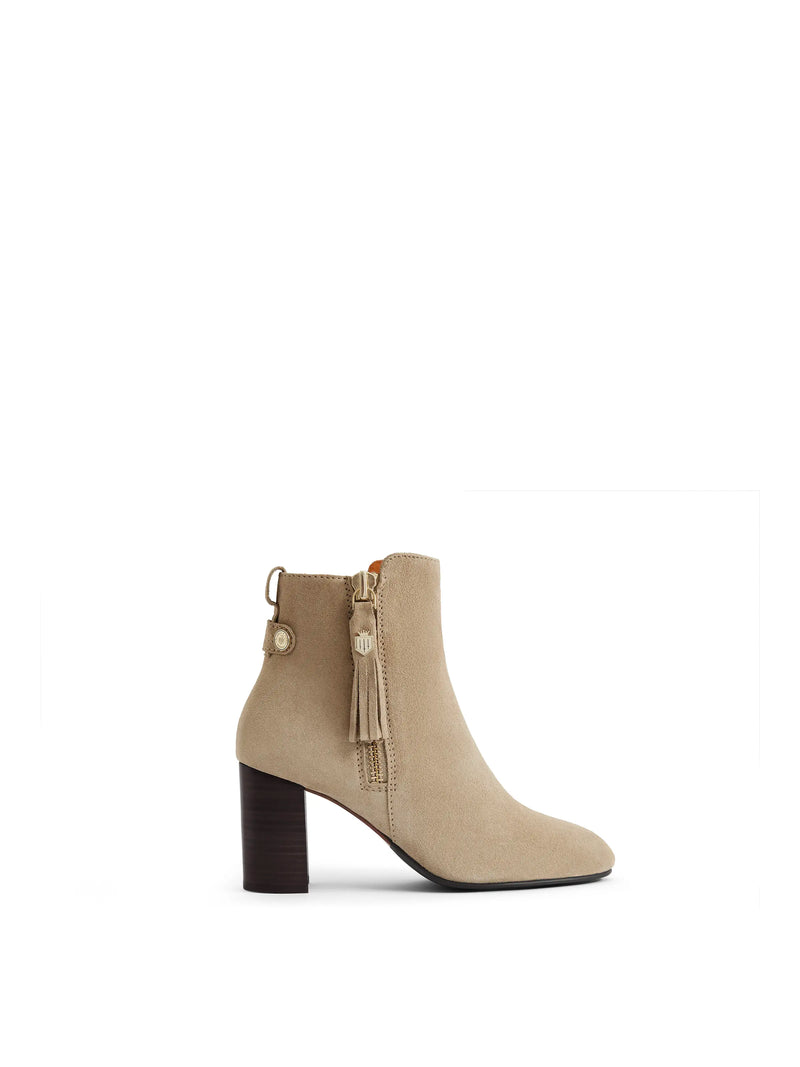 An image of the Fairfax & Favor Oakham Ankle Boots in Caramel Suede.