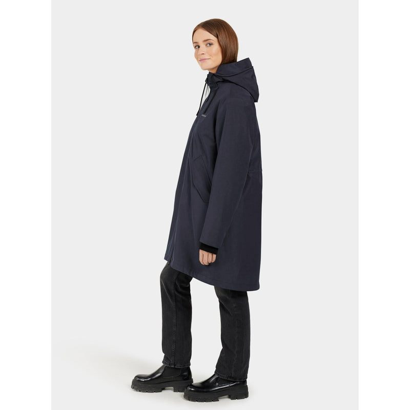 An image of the Didriksons Fia Parka in Dark Night Blue.